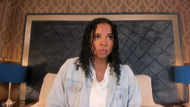 Snapshot of LisaMendez chatting on 05-26-26, 03:59 LisaMendez online show from 05-26-26, 03:59