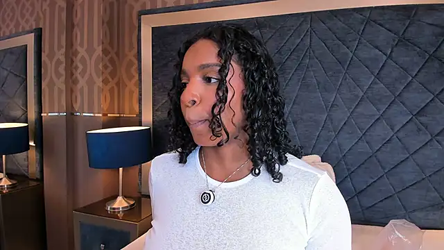 LisaMendez online show from 07-10-26, 04:23