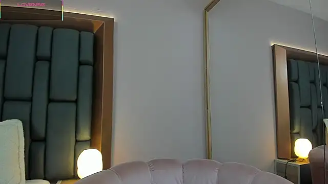 LisaMendez online show from 02-28-26, 01:05