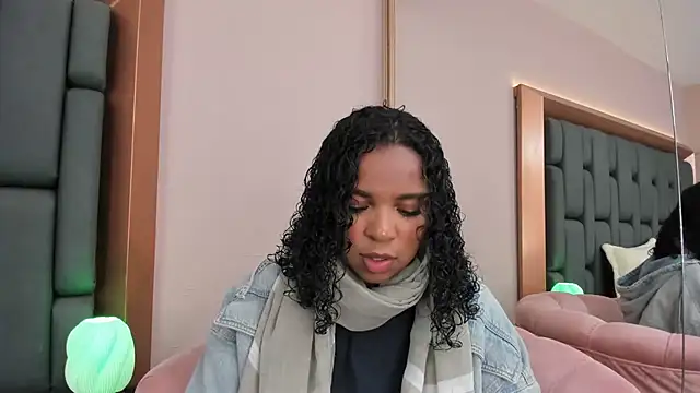 LisaMendez online show from 10-14-25, 03:40