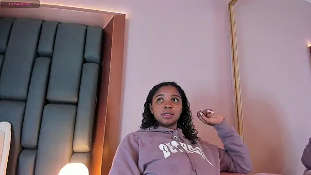 LisaMendez online show from 03-26-26, 03:27