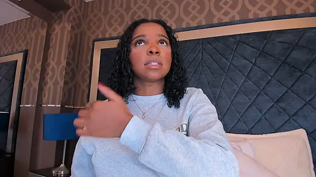 LisaMendez online show from 07-11-26, 03:51