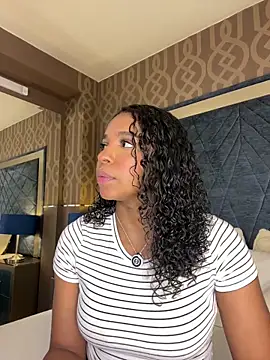 Snapshot of LisaMendez chatting on 05-31-26, 03:56 LisaMendez online show from 05-31-26, 03:56