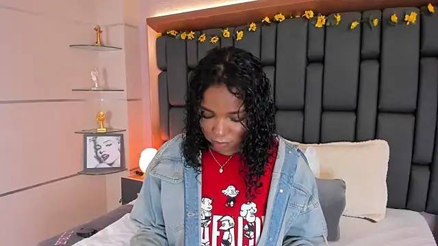 LisaMendez online show from 11-27-25, 03:51