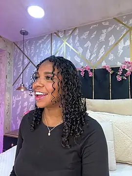 Snapshot of LisaMendez chatting on 05-17-26, 04:12 LisaMendez online show from 05-17-26, 04:12