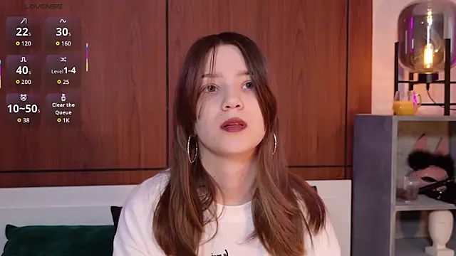 Snapshot of Alison_kisss chatting on 05-17-26, 07:25 Alison kisss online show from 05-17-26, 07:25