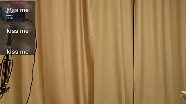 Alison kisss online show from 10-30-25, 09:29