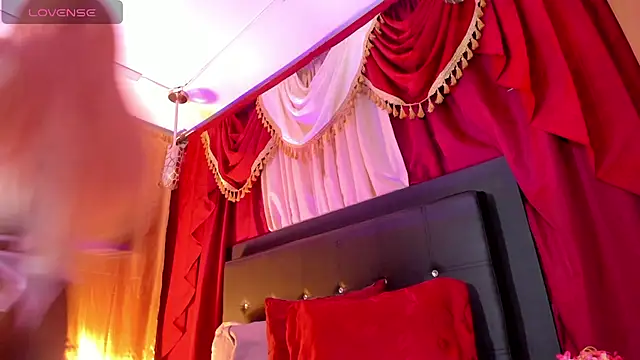 bloom bbc online show from 12-14-25, 01:06