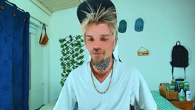 Snapshot of Gold_Loyal77 chatting on 02-13-26, 11:27 Gold Loyal77 online show from 02-13-26, 11:27