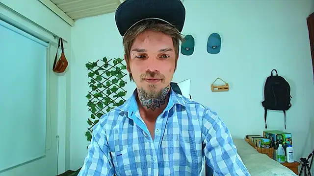 Snapshot of Gold_Loyal77 chatting on 02-10-26, 07:07 Gold Loyal77 online show from 02-10-26, 07:07