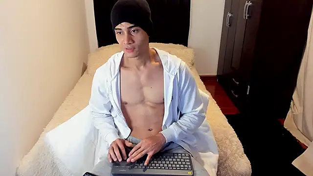 stylish men online show from 09-29-25, 11:05