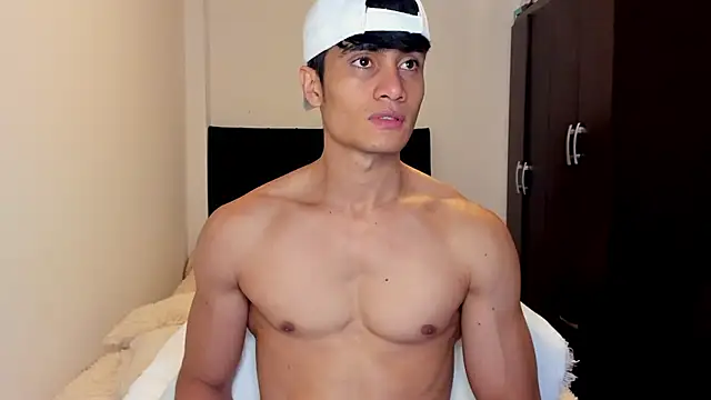 stylish men online show from 09-25-25, 03:51
