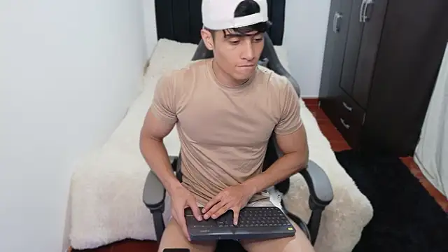 stylish men online show from 10-16-25, 06:16