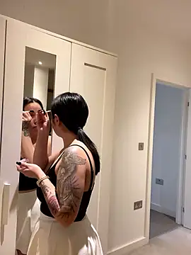 NikolUKx online show from 10-15-25, 05:54