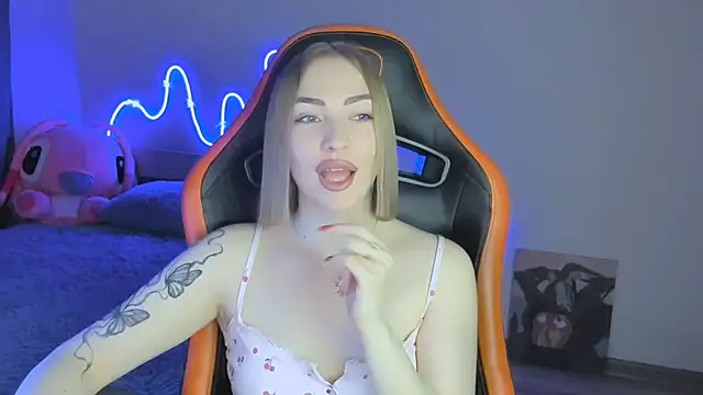 LaraKrein lk online show from 01-14-26, 01:48