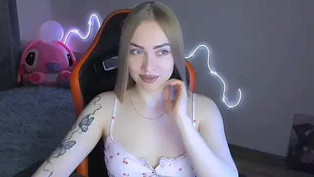 LaraKrein lk online show from 02-12-26, 10:59