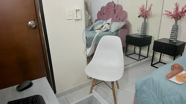 kiraGeiner online show from 03-14-26, 08:37