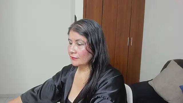 Snapshot of kiraGeiner chatting on 05-24-26, 01:05 kiraGeiner online show from 05-24-26, 01:05