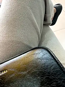 sharon-Hanna online show from 12-15-25, 01:22