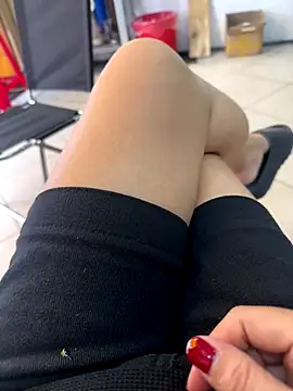 sharon-Hanna online show from 10-25-25, 01:27