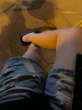 sharon-Hanna online show from 12-16-25, 02:54