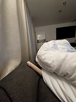 SexyJulia21 online show from 04-13-26, 06:39