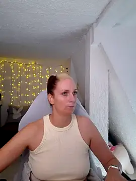 SexyJulia21 online show from 03-07-25, 09:40
