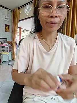 Snapshot of Mama_Eva_1 chatting on 07-17-26, 12:30 Mama Eva 1 online show from 07-17-26, 12:30