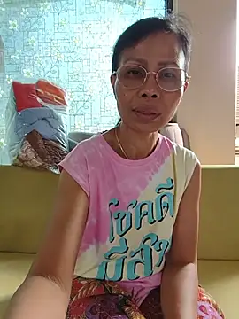 Snapshot of Mama_Eva_1 chatting on 06-15-26, 11:59 Mama Eva 1 online show from 06-15-26, 11:59