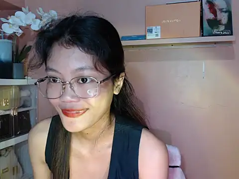 Snapshot of skinny_gracie chatting on 09-18-25, 02:36 skinny gracie online show from 09-18-25, 02:36