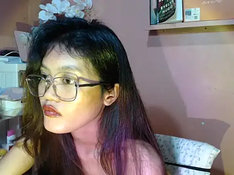 Snapshot of skinny_gracie chatting on 10-12-25, 03:13 skinny gracie online show from 10-12-25, 03:13