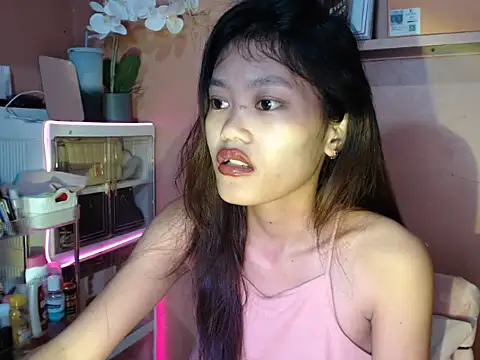 Snapshot of skinny_gracie chatting on 10-16-25, 08:39 skinny gracie online show from 10-16-25, 08:39