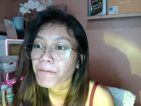 Snapshot of skinny_gracie chatting on 10-15-25, 08:55 skinny gracie online show from 10-15-25, 08:55