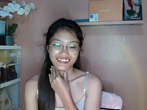 Snapshot of skinny_gracie chatting on 09-19-25, 02:54 skinny gracie online show from 09-19-25, 02:54
