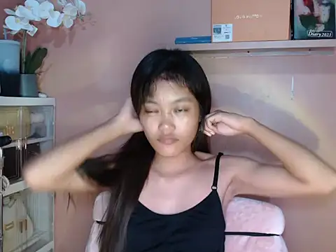 Snapshot of skinny_gracie chatting on 09-20-25, 11:48 skinny gracie online show from 09-20-25, 11:48
