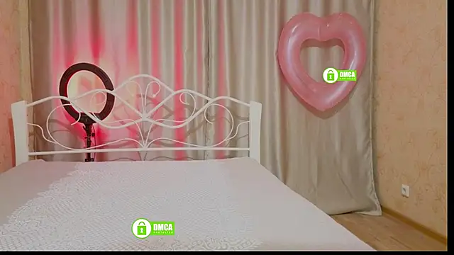 Snapshot of Berkova_L chatting on 04-11-26, 06:11 Berkova L online show from 04-11-26, 06:11