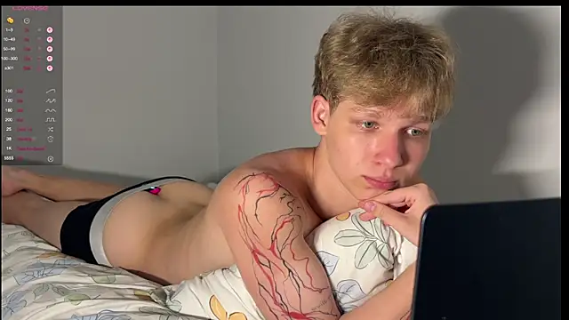 walter cute online show from 03-07-26, 04:12