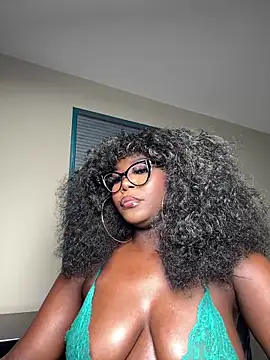 WomanNextdoor1 online show from 10-06-25, 07:14