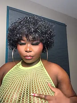 WomanNextdoor1 online show from 01-14-26, 07:34