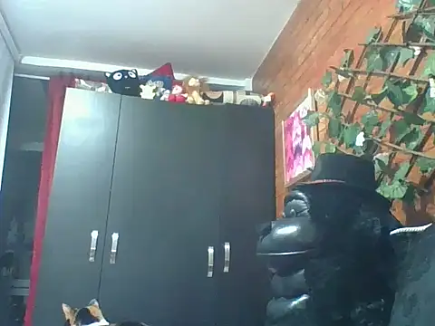 Snapshot of a_miss chatting on 09-20-25, 12:37 a miss online show from 09-20-25, 12:37