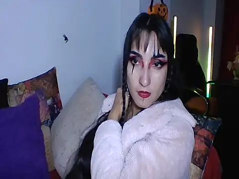 a miss online show from 10-31-25, 04:31