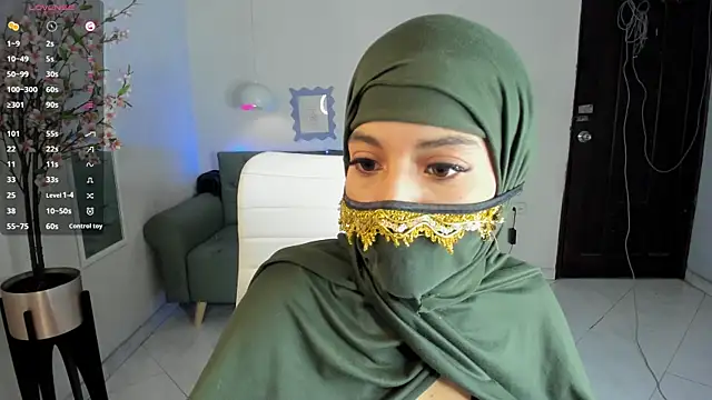 Snapshot of leila_whisper chatting on 09-13-25, 06:19 leila whisper online show from 09-13-25, 06:19