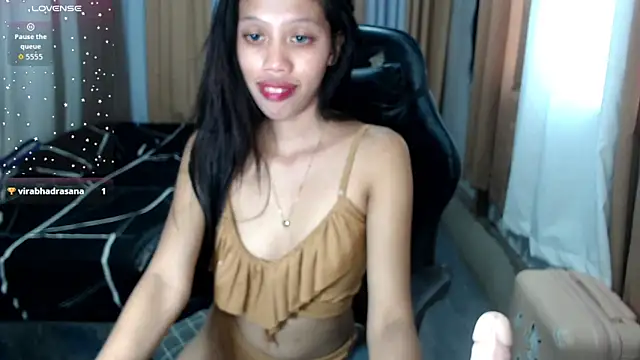 kourtneyluv  online show from 10-23-25, 03:49