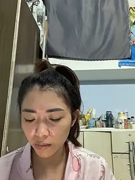 Minee1202 online show from 06-18-26, 01:15