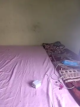 Snapshot of Snaya-baby chatting on 09-10-25, 01:54 Snaya-baby online show from 09-10-25, 01:54