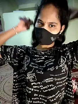 Snapshot of Snaya-baby chatting on 10-15-25, 06:27 Snaya-baby online show from 10-15-25, 06:27