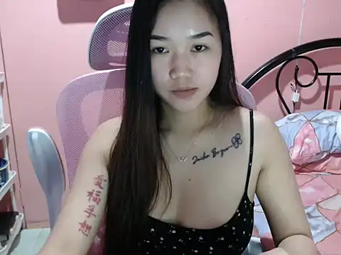 Snapshot of Wynxx chatting on 10-10-25, 06:03 Wynxx online show from 10-10-25, 06:03
