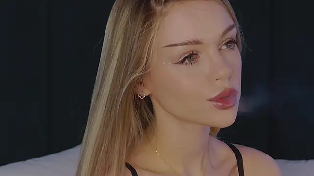 MarilynNova online show from 04-15-26, 04:40