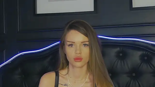 Snapshot of MarilynNova chatting on 02-23-26, 05:19 MarilynNova online show from 02-23-26, 05:19