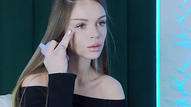 Snapshot of MarilynNova chatting on 02-19-26, 04:42 MarilynNova online show from 02-19-26, 04:42